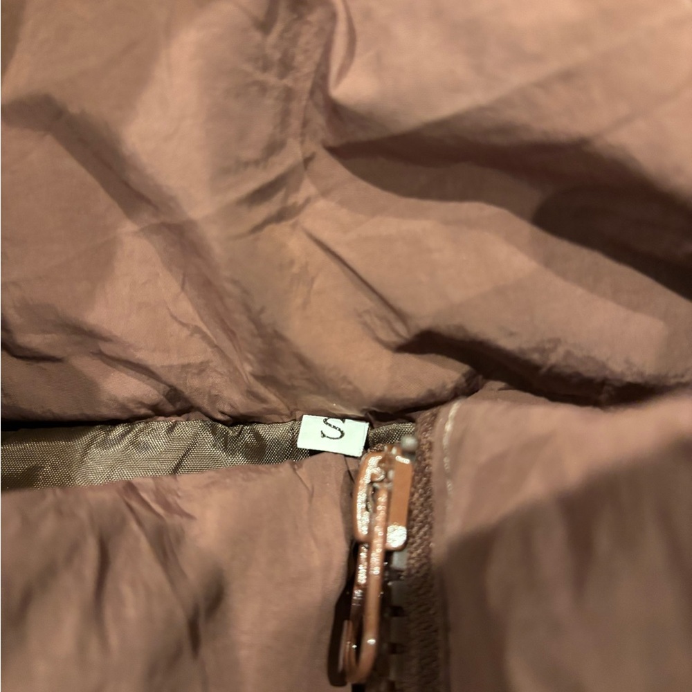 Chic Tan Puffer Vest with Hood - Picture 2 of 3